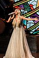 carrie underwood wows performance of gospel songs acms 01