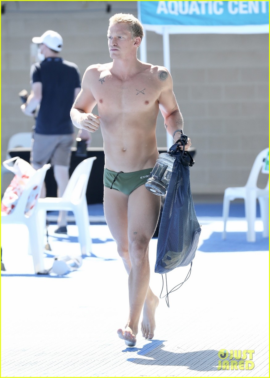 cody simpson shirtless buff physique swim practice 064541956