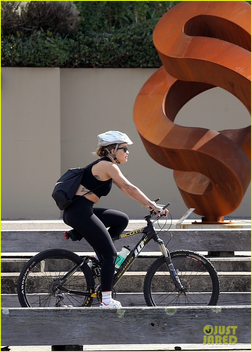 Rita Ora Joins Russell Crowe & Girlfriend Britney Theriot for Bike Ride