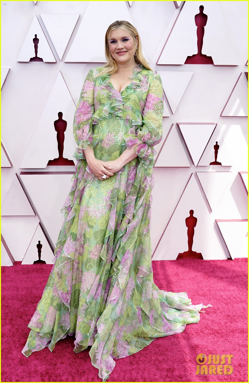 Emerald Fennell Debuts Baby Bump on Oscars 2021 Red Carpet! Photo