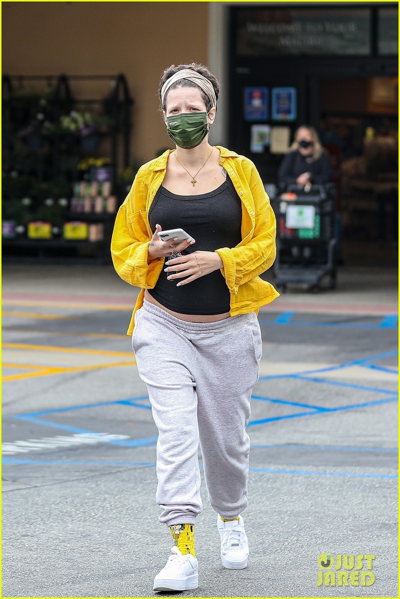 Halsey Shares a Peek of Her Baby Bump While Running Errands Photo