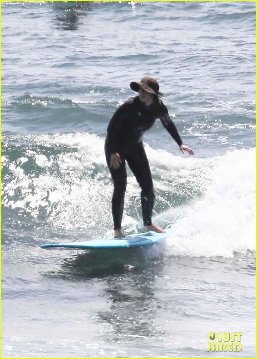 Full Sized Photo of leighton meester adam brody catch waves in malibu