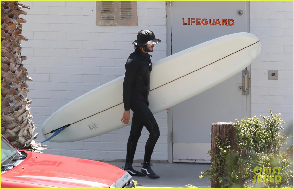 Full Sized Photo of leighton meester adam brody catch waves in malibu