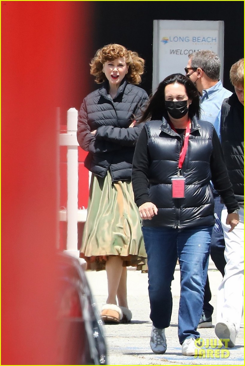 Photo: nicole kidman javier bardem ricardos queen mary set 02 | Photo