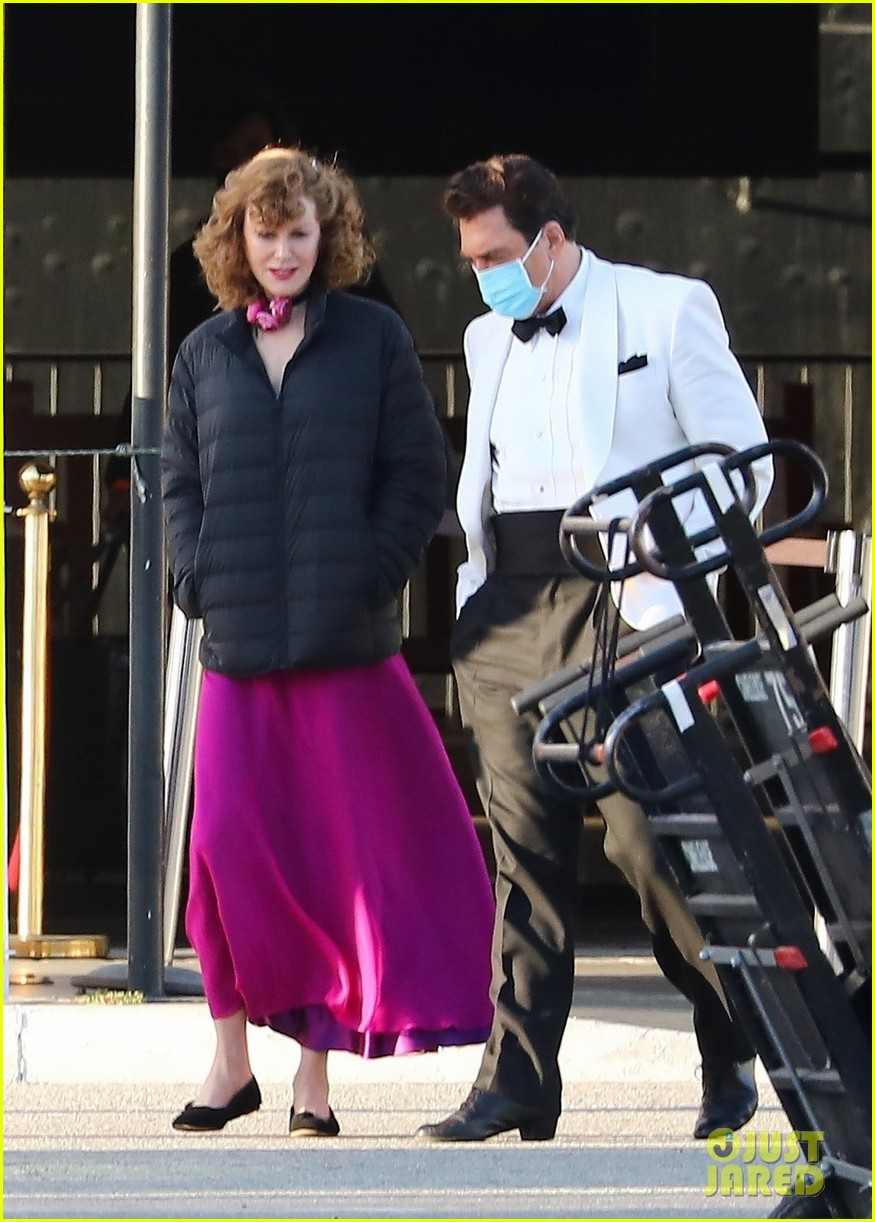 Photo: nicole kidman javier bardem ricardos queen mary set 03 | Photo