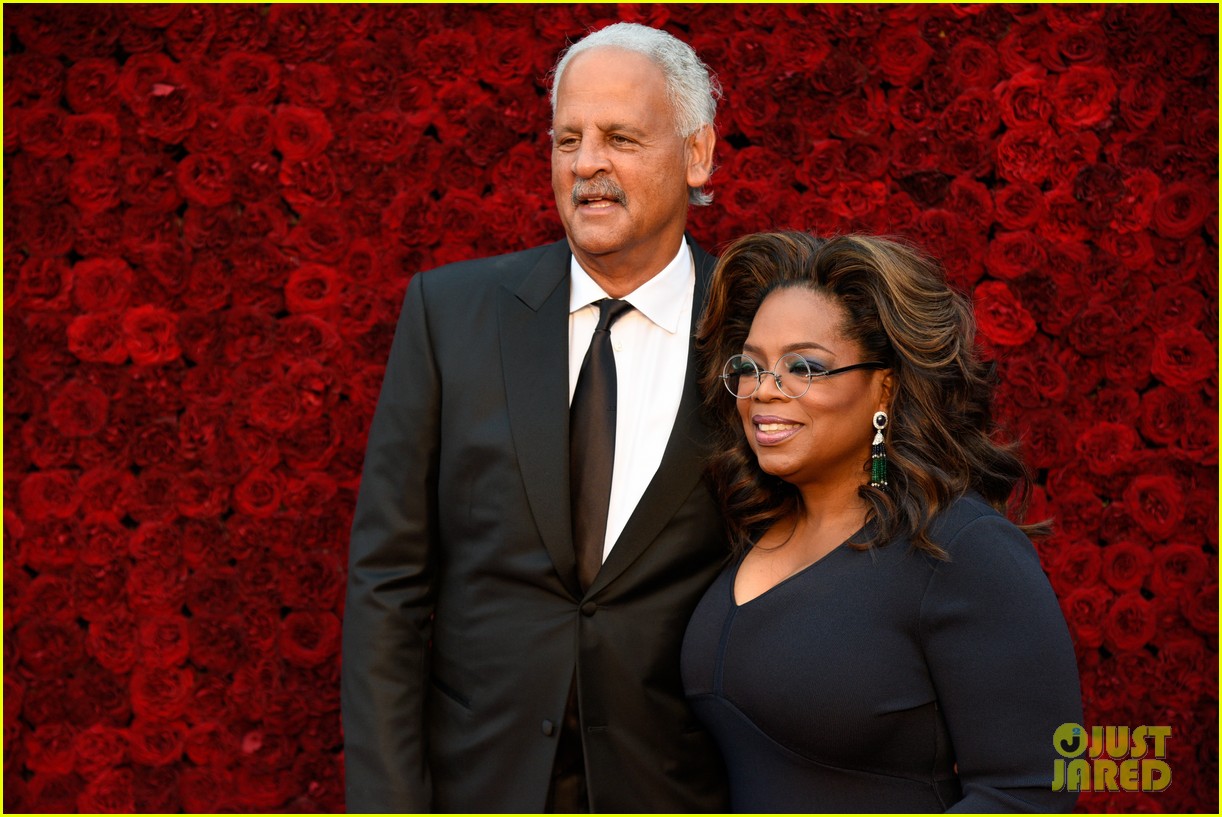 How Much Is Oprah Winfrey Worth? Net Worth Revealed!: Photo 4545444