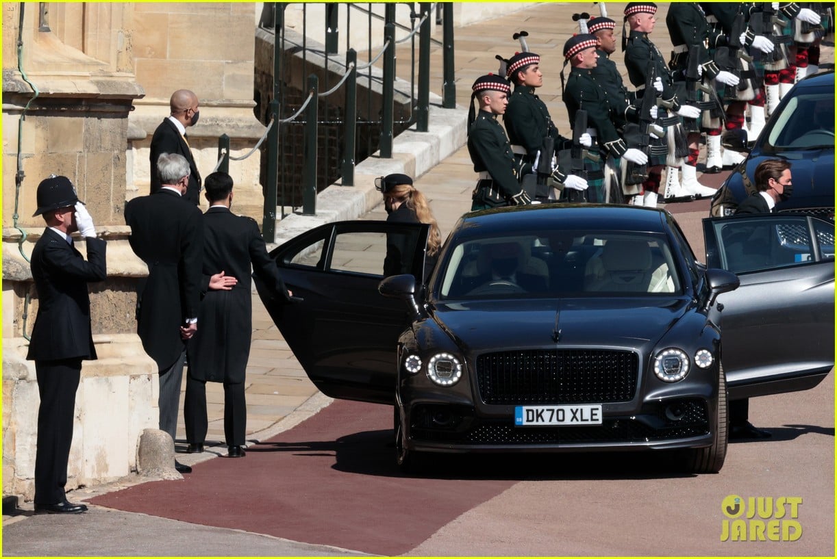 Princess Eugenie & Princess Beatrice Arrive at Prince Philip's Funeral