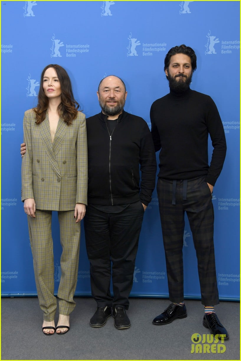 'Profile' Movie Plays Out Entirely On a Computer Screen Watch the