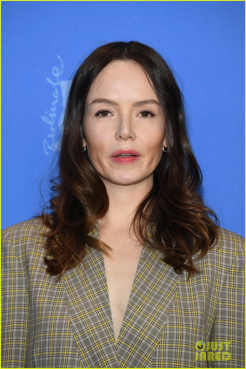 'Profile' Movie Plays Out Entirely On a Computer Screen Watch the