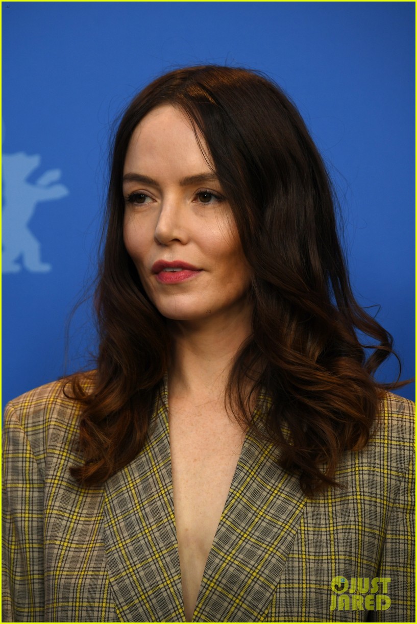 'Profile' Movie Plays Out Entirely On a Computer Screen Watch the