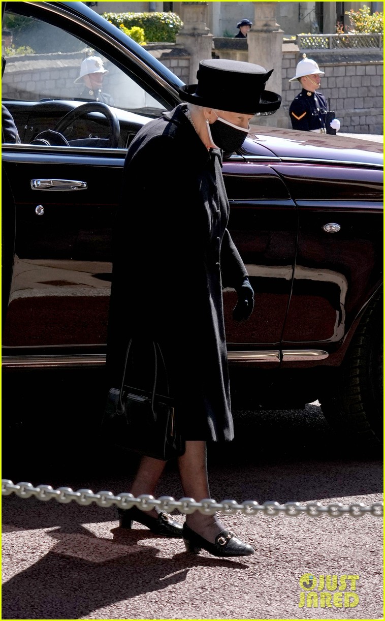 Queen Elizabeth Arrives at Prince Philip's Funeral (Photos) Photo