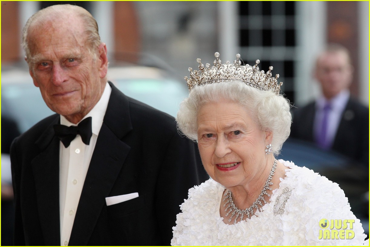 Queen Elizabeth Enters 8 Day Period of Mourning After Death of Husband