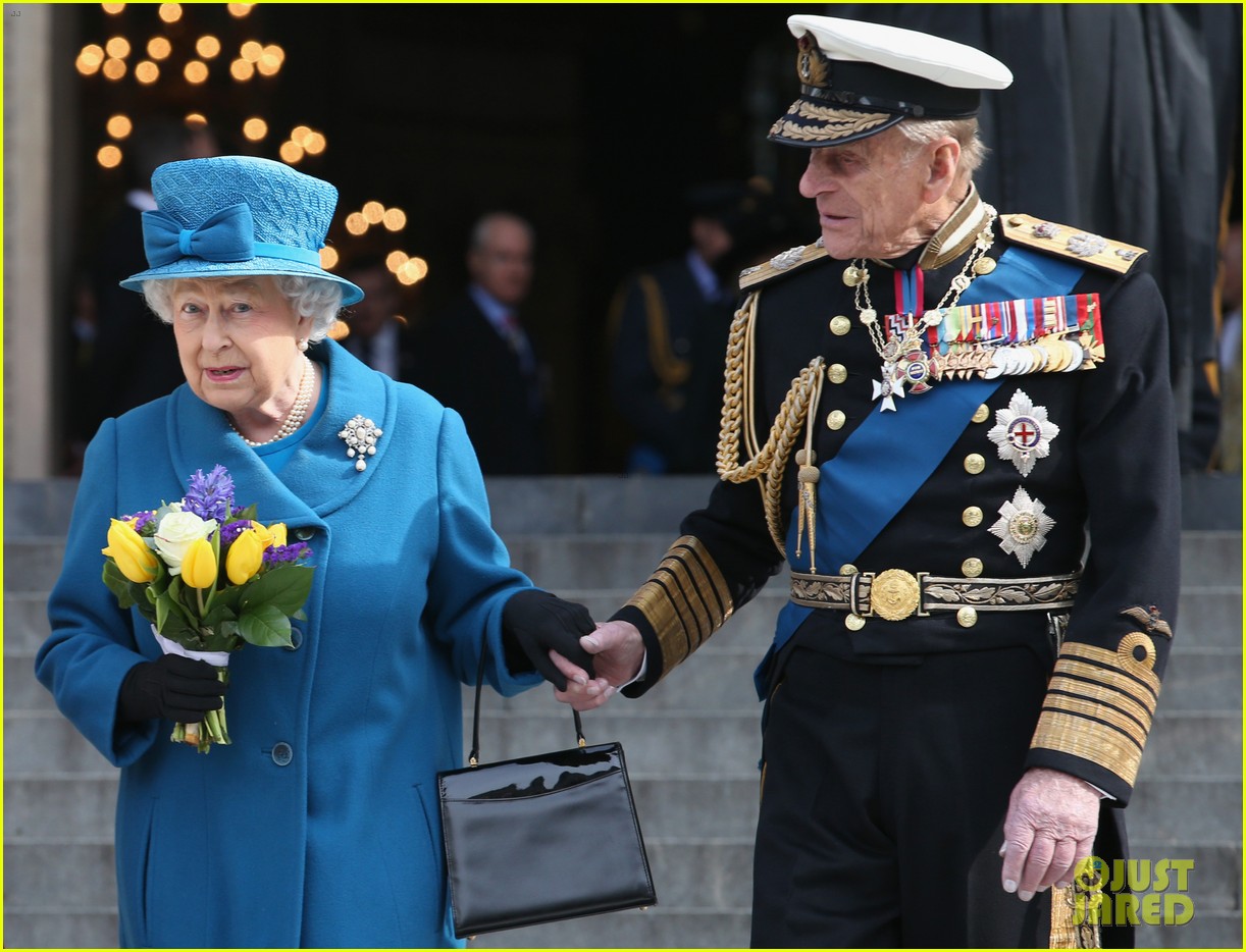 Queen Elizabeth Enters 8 Day Period of Mourning After Death of Husband