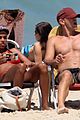 vincent cassel ripped abs day at the beach 26
