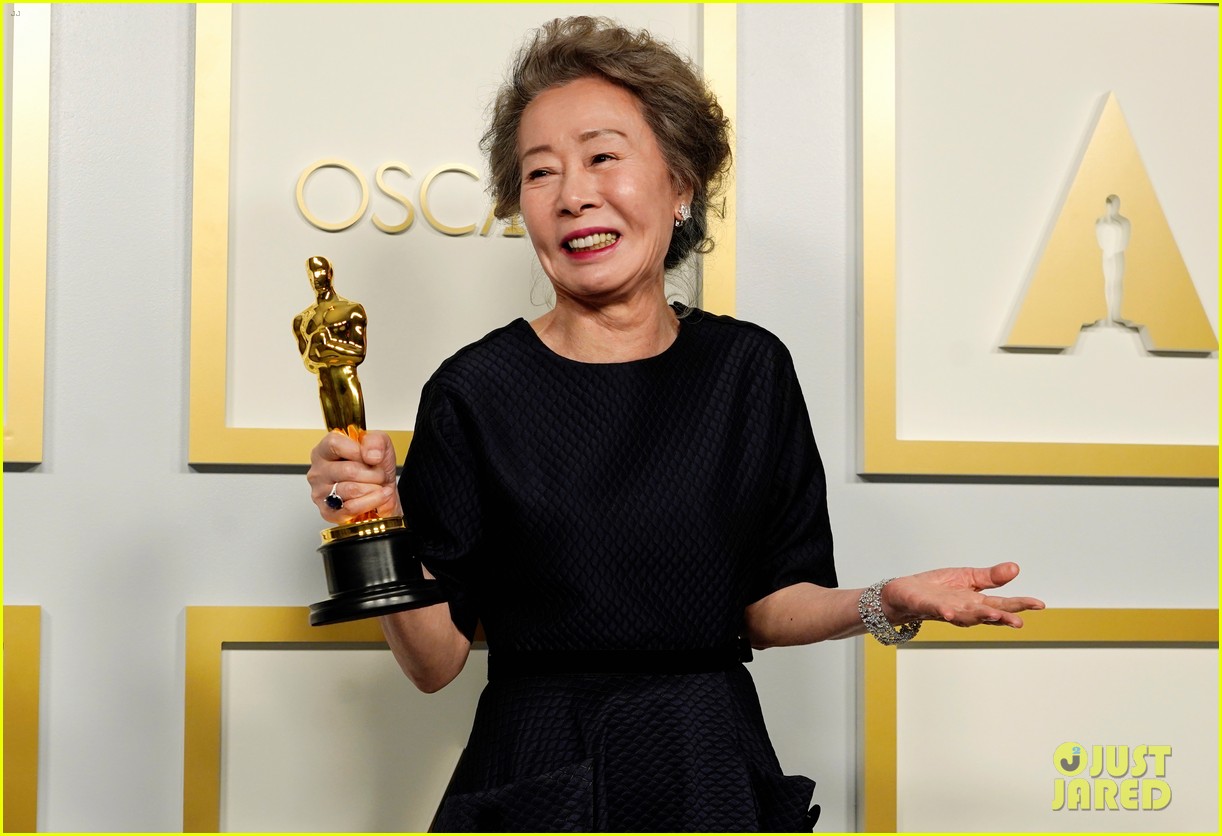 youn yuh jung best supporting actress win oscars 124548103