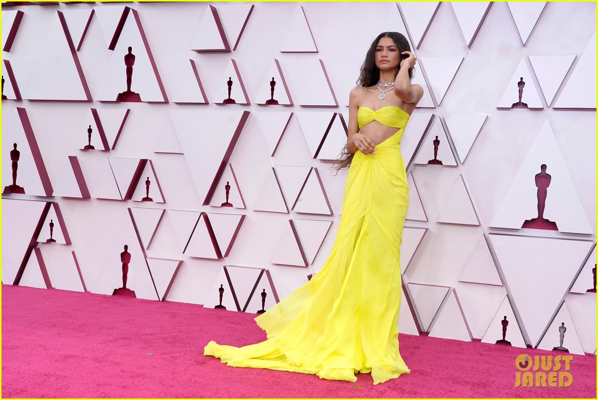 Photo: zendaya oscars 2021 wears mask 15 | Photo 4548151 | Just Jared