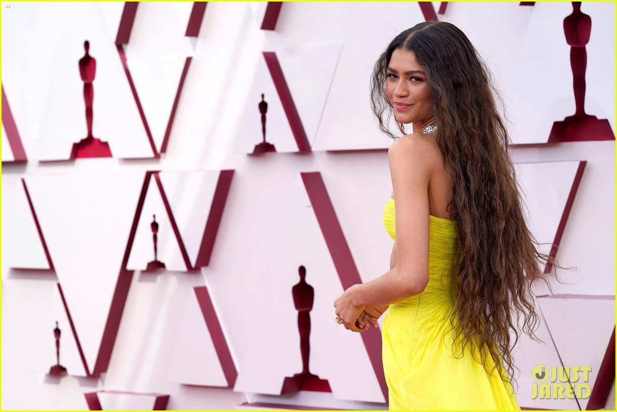 Photo: zendaya oscars 2021 wears mask 19 | Photo 4548155 | Just Jared