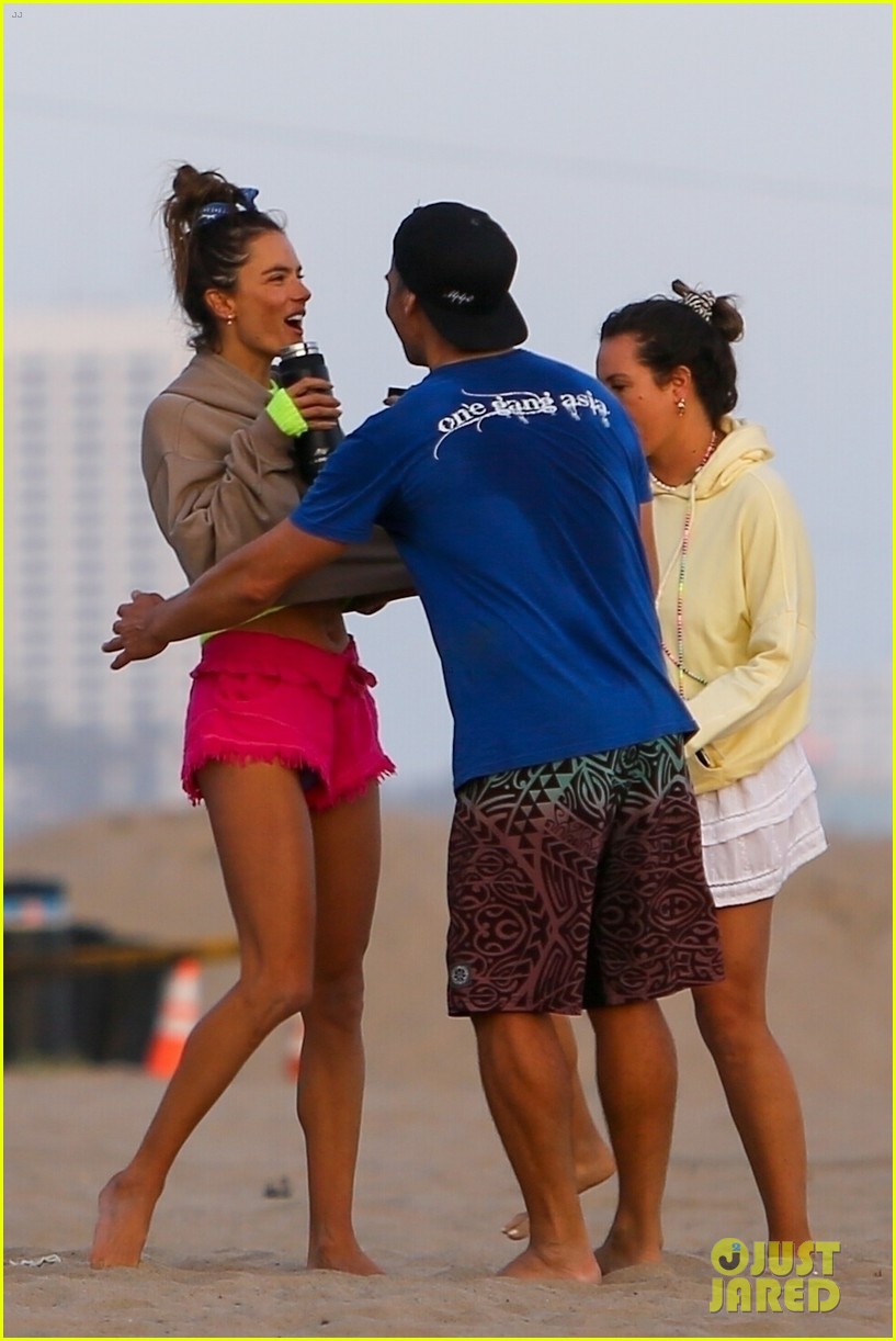 Alessandra Ambrosio Bites New Boyfriend Richard Lee's Lip During PDA-Filled  Beach Day: Photo 4550740 | Alessandra Ambrosio, Richard Lee Photos | Just  Jared: Entertainment News