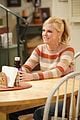 anna faris left mom reason if be back for finale 04