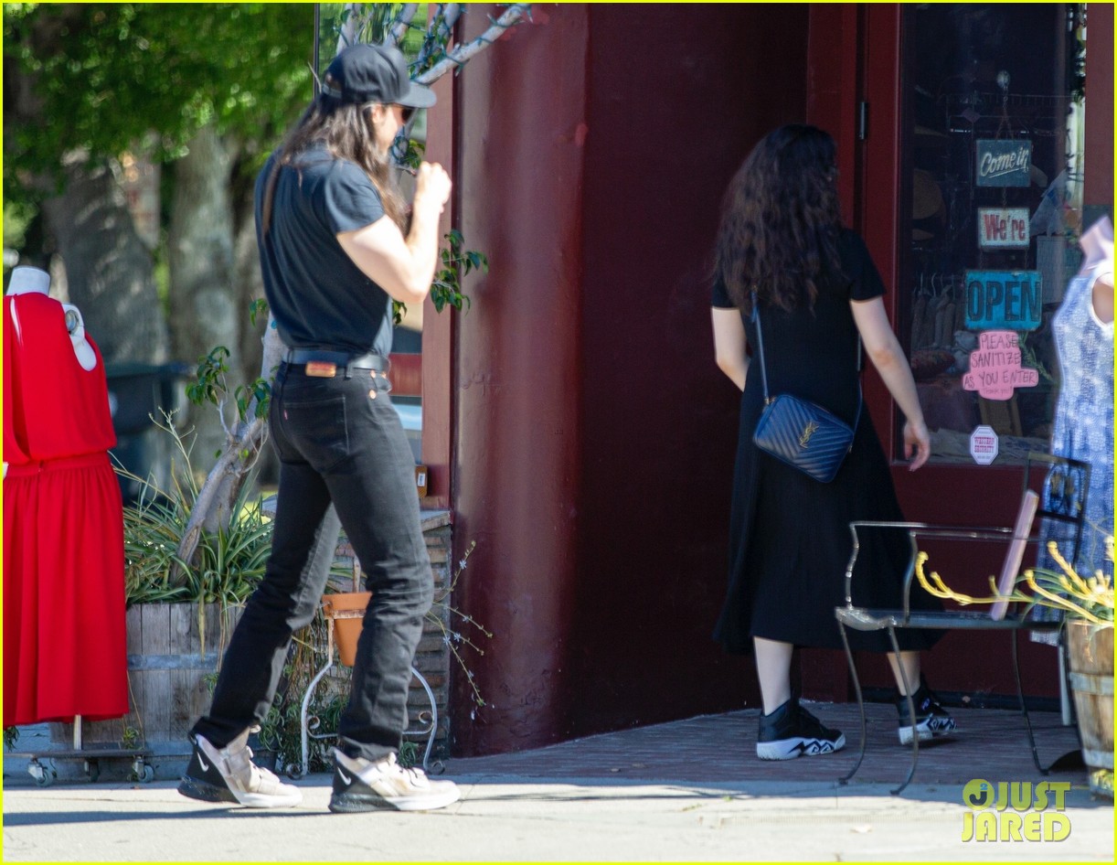 kat dennings shopping with andrew wk 024560385