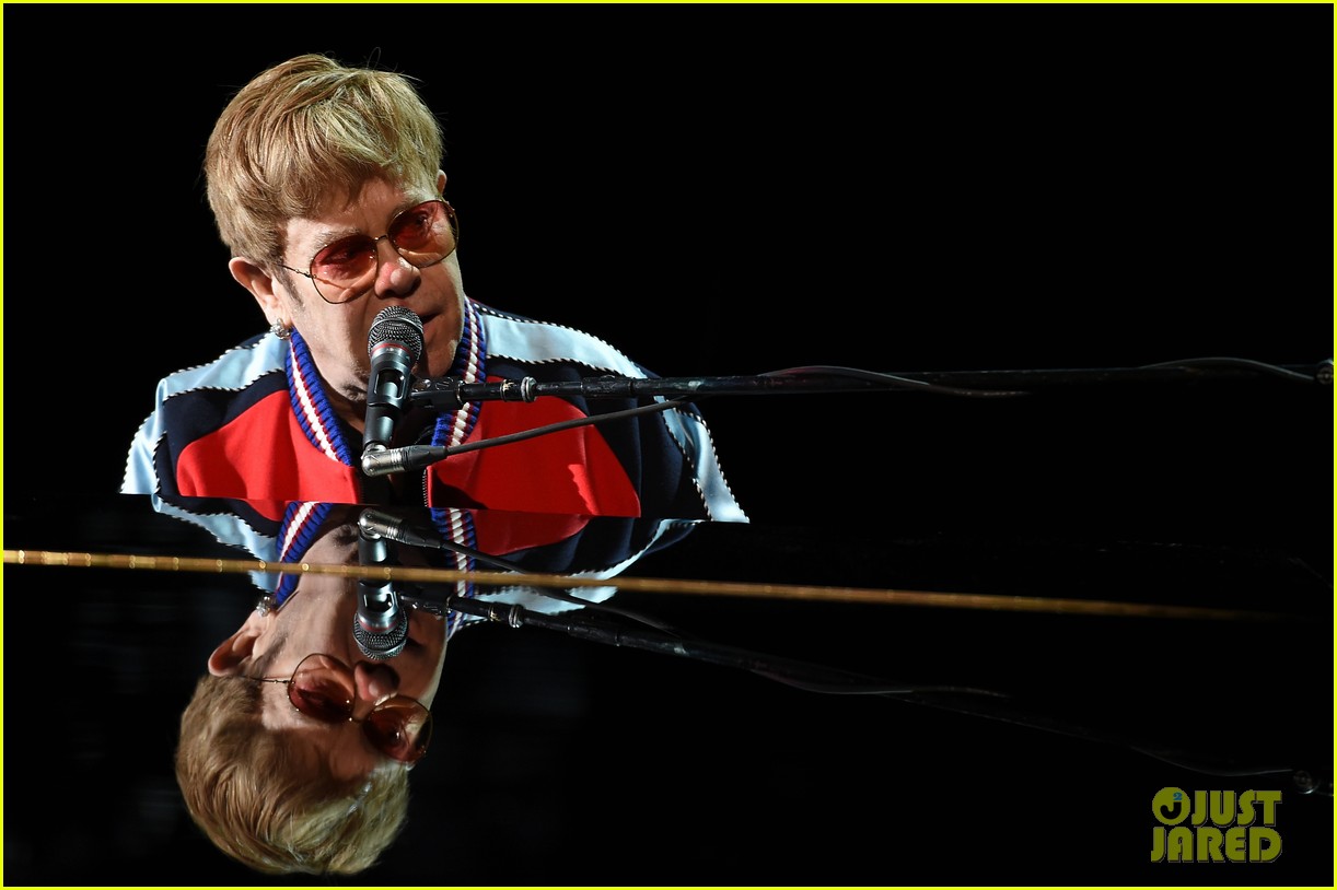 How Much Is Elton John Worth? Net Worth Revealed! Photo 4554849