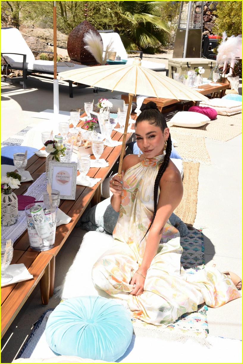 Vanessa Hudgens Showed Off Her Desert Style During a Weekend Retreat