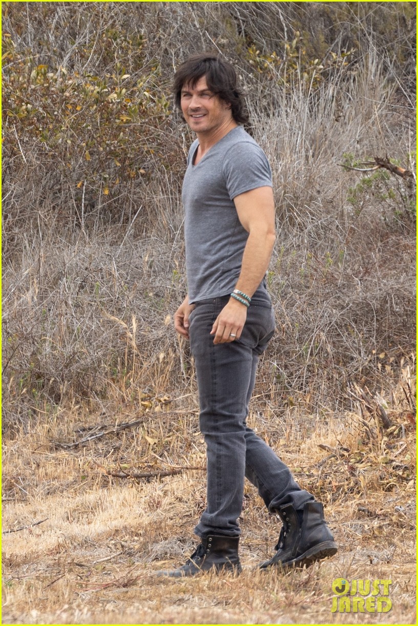 Photo ian somerhalder on photo shoot set 01 Photo 4555616 Just