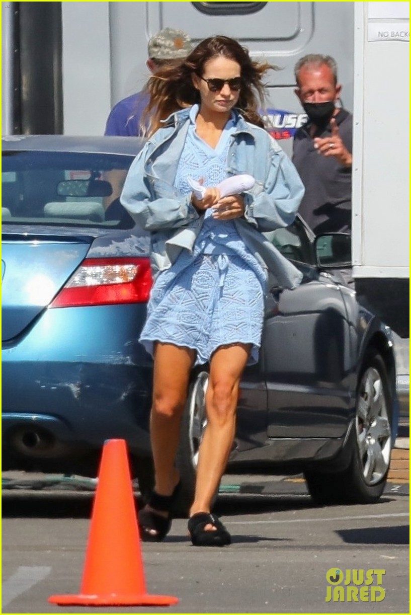 Photo lily james getting in and out of hair makeup pam tommy 04