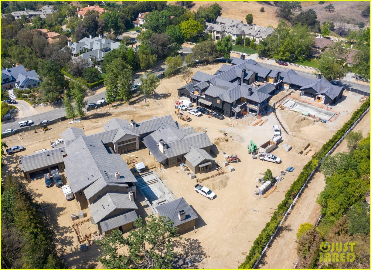 Khloe Kardashian & Kris Jenner Are Building SideBySide Mansions See