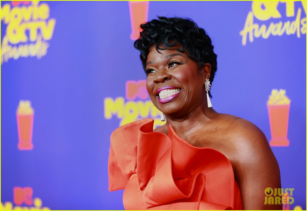 Leslie Jones Arrives for Hosting Duties at MTV Movie & TV Awards 2021