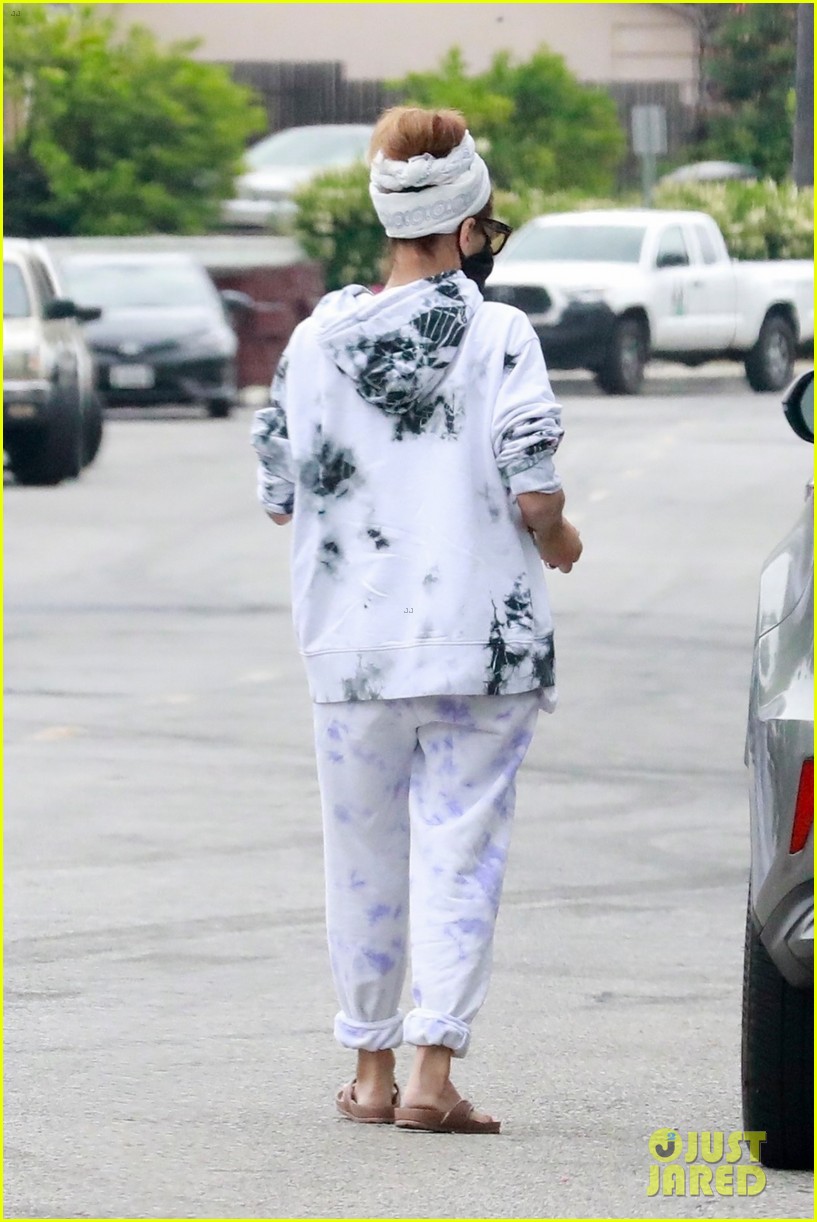 Eva Mendes Steps Out in Mambacita Gear, Says She 'Lives In' These