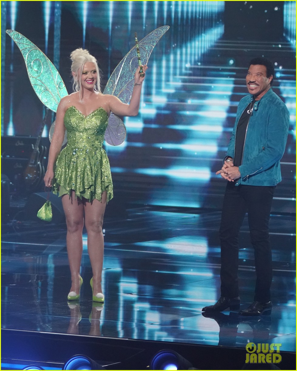 Katy Perry Dresses as Tinker Bell for Disney Night on 'American Idol