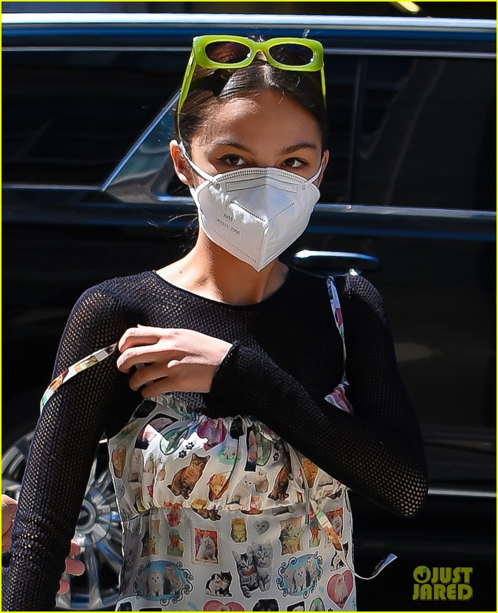 Olivia Rodrigo Wears Dress Covered in Cat Photos While Heading to 'SNL' Rehearsals Photo
