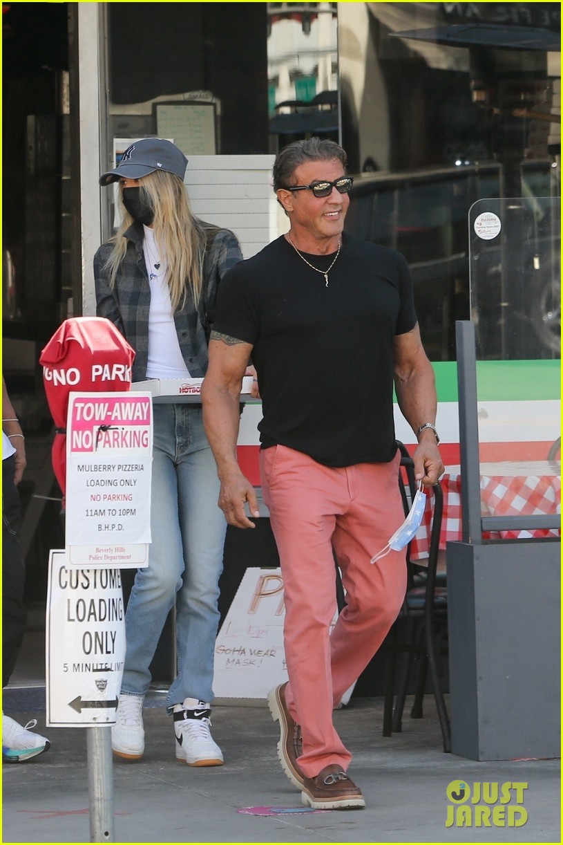 sylvester stallone grabs pizza with sophia 044560512