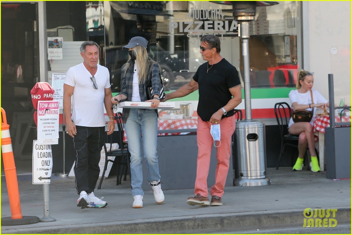 sylvester stallone grabs pizza with sophia 074560515