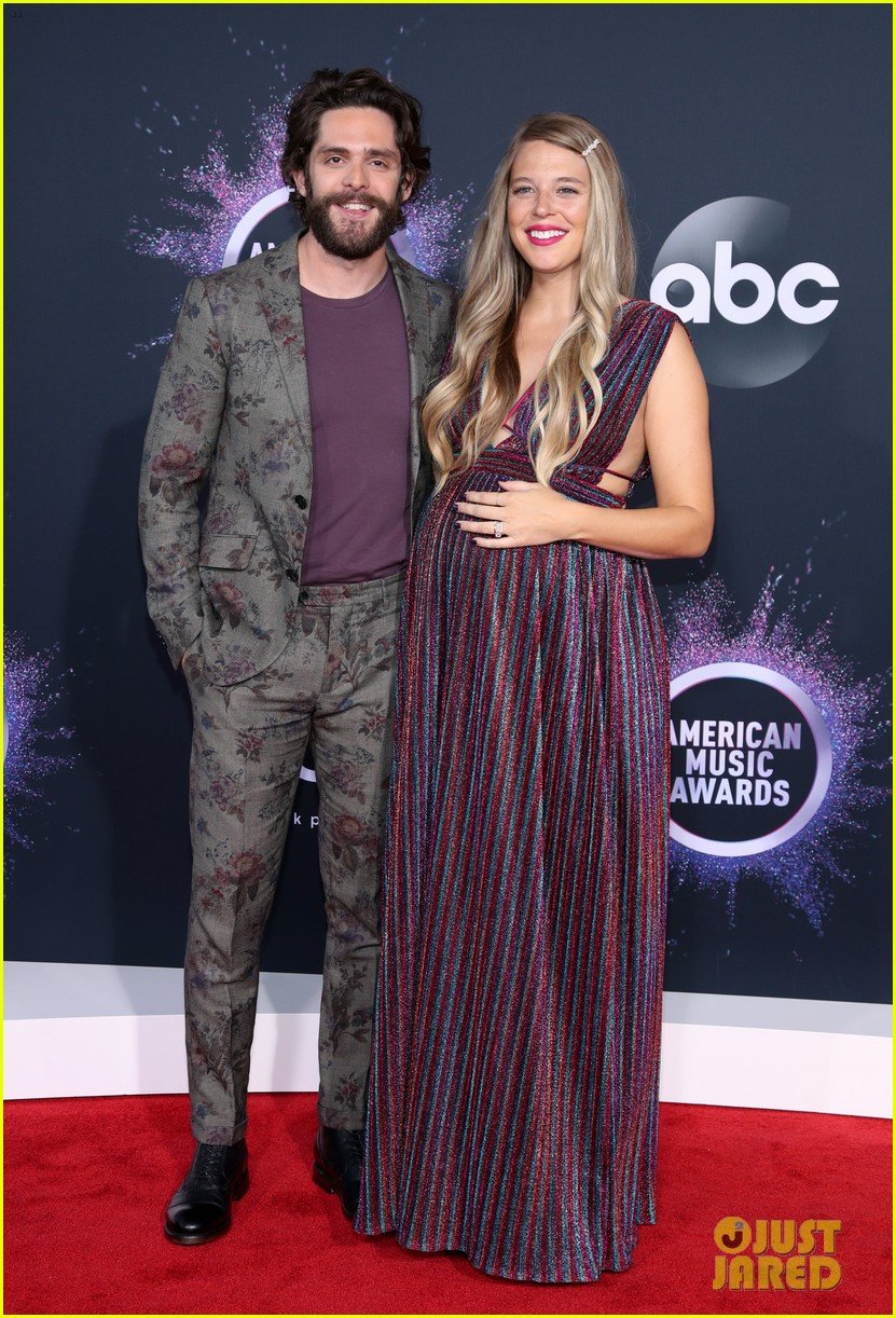 Thomas Rhett & Lauren Akins Expecting Their Fourth Daughter! Photo