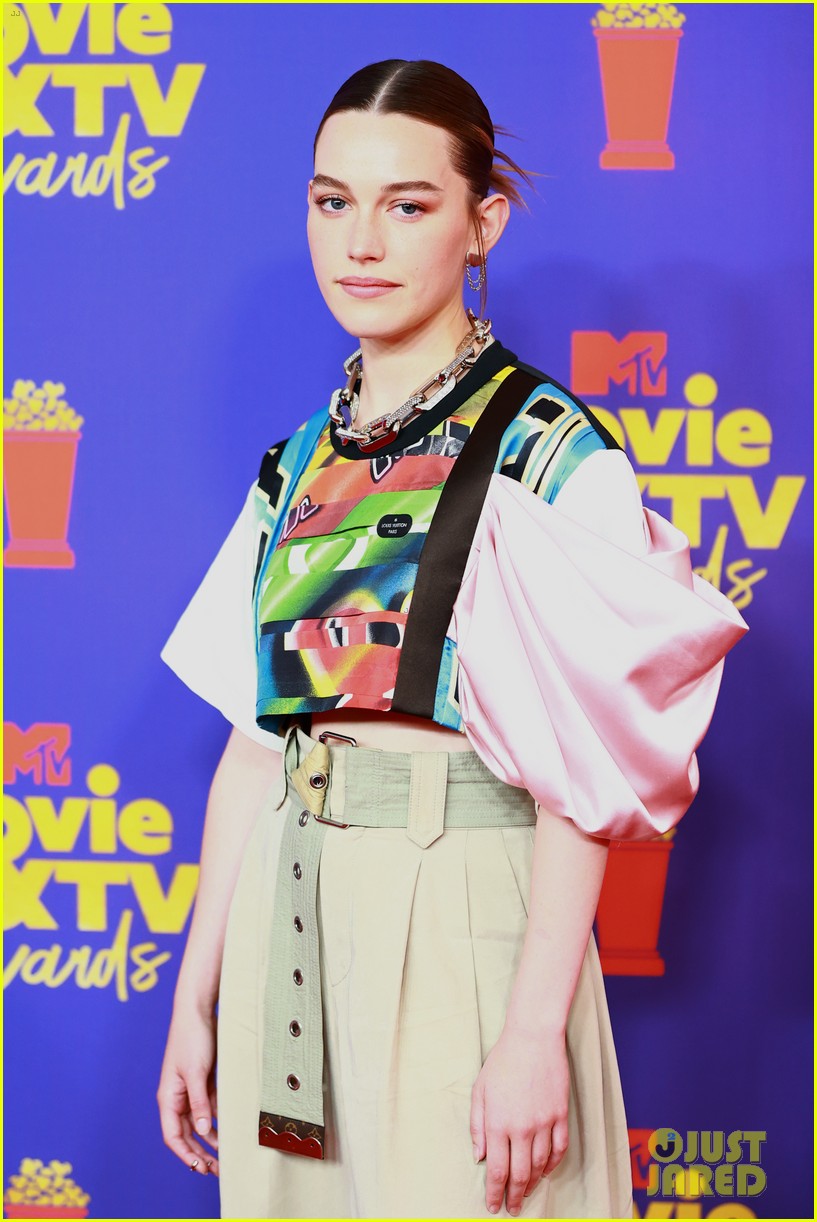 Victoria Pedretti Wins Most Frightened Performance at MTV Movie & TV