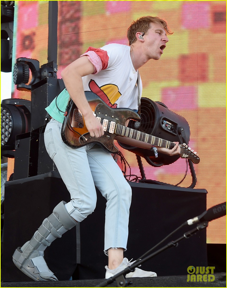 Glass Animals' Dave Bayley Talks About the Interesting Thing the Band