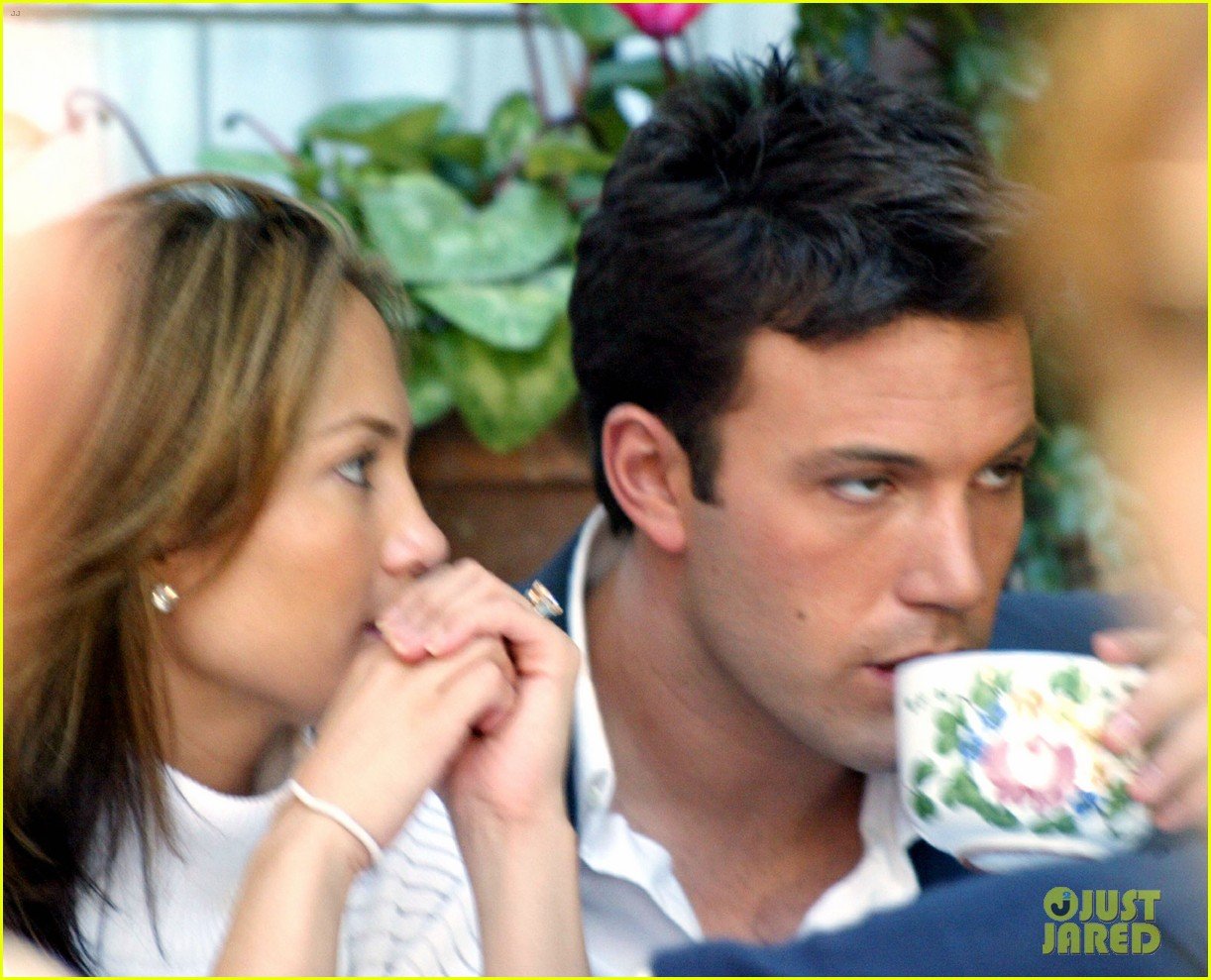 Ben Affleck & Jennifer Lopez Are Getting Serious Again, Source Talks(02)