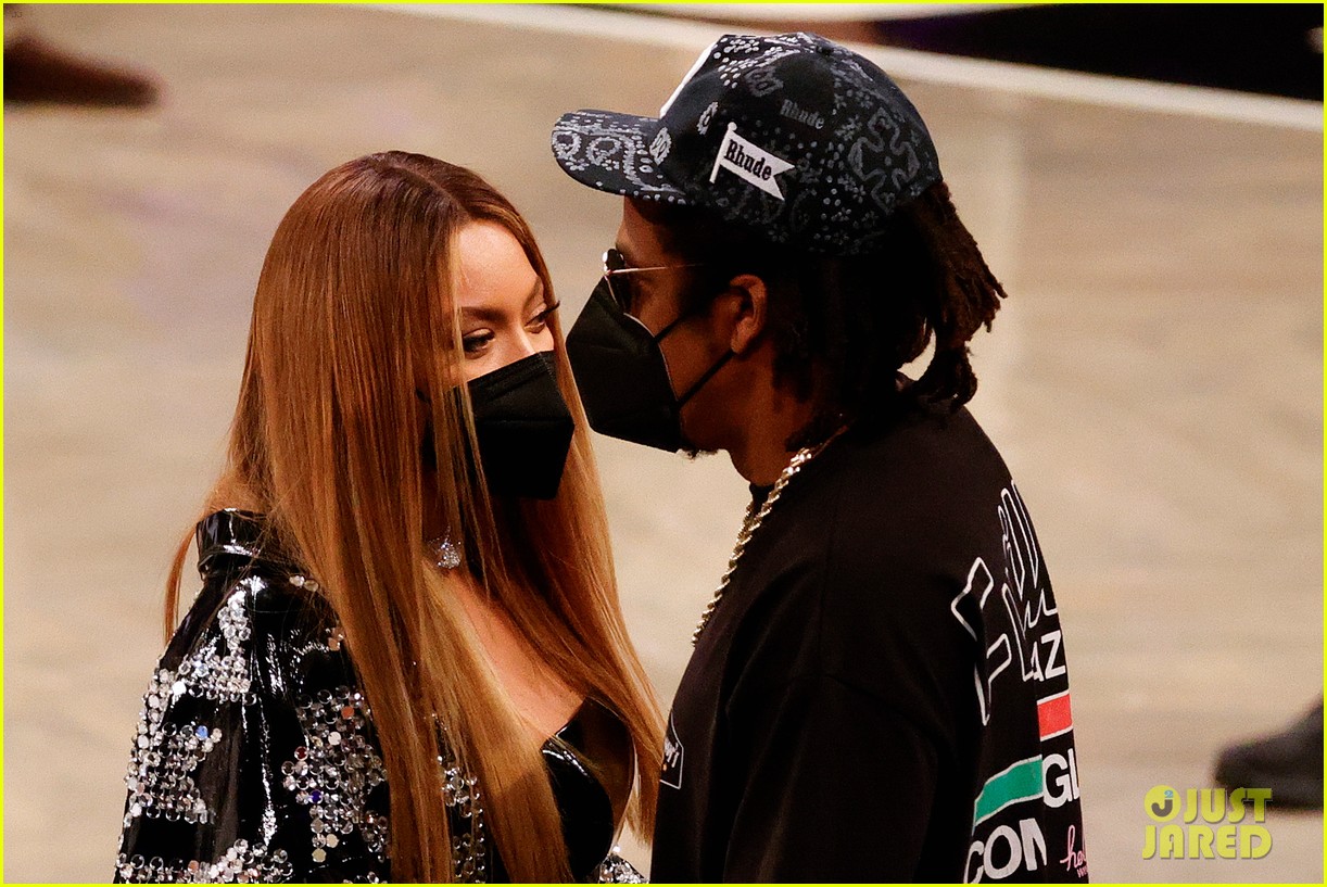 Beyonce & JayZ Cheer On the Brooklyn Nets from Courtside Seats! Photo