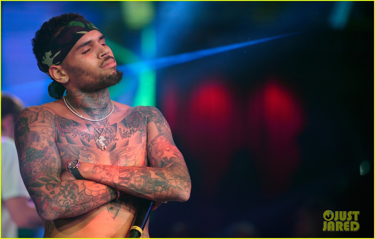 Chris Brown Accused Of Assaulting A Woman At His Home Photo 4574956 Chris Brown Pictures Just Jared