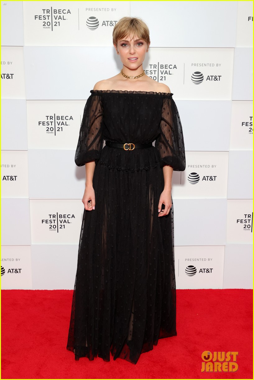 Joshua Jackson Hits The Premiere of 'Dr. Death' at Tribeca Film