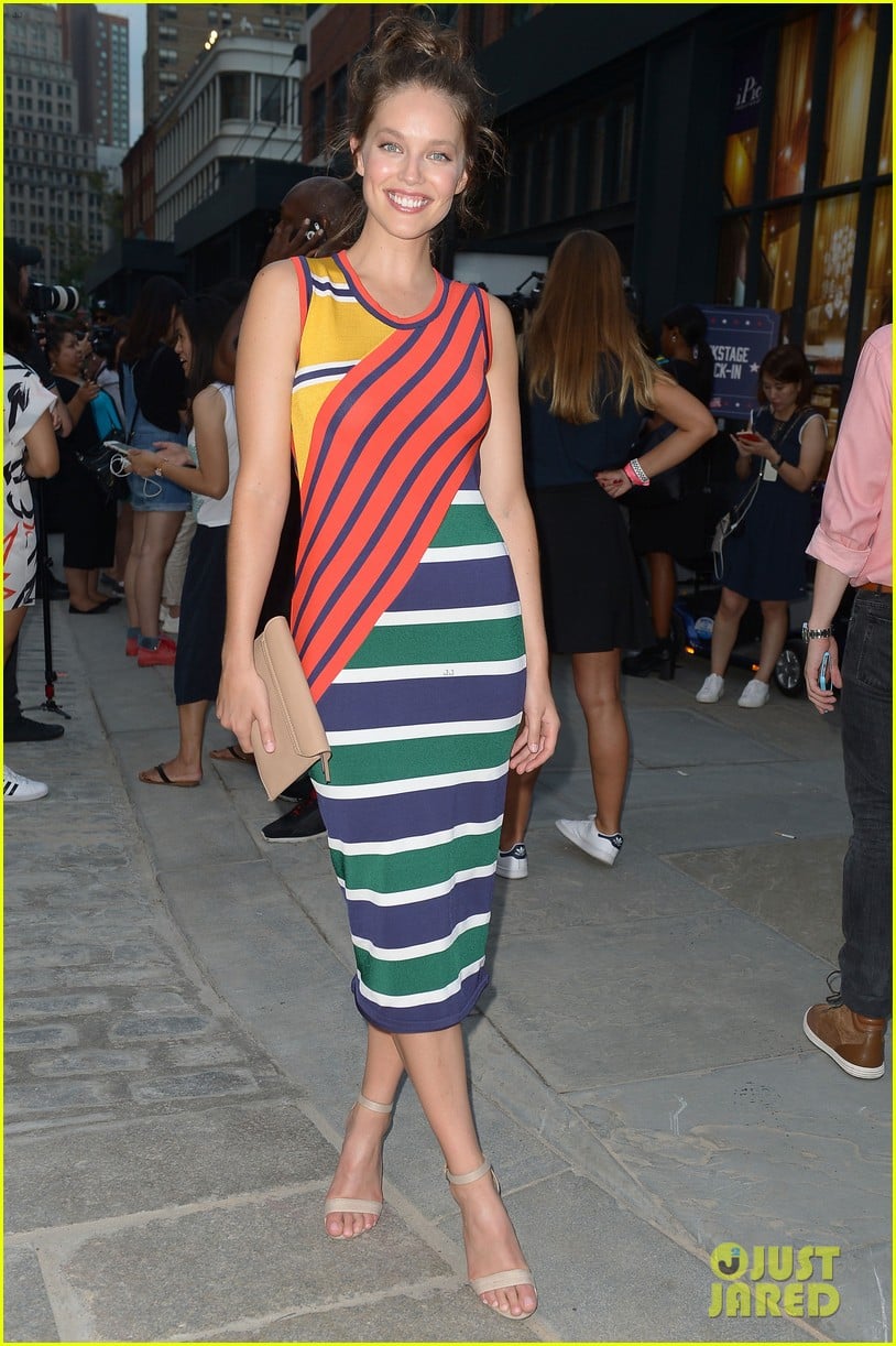 Model Emily DiDonato Is Pregnant, Expecting First Child With Husband