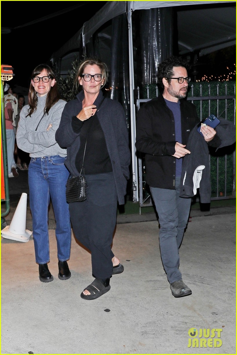 photo-jennifer-garner-reunites-with-alias-creator-jj-abrams-01-photo