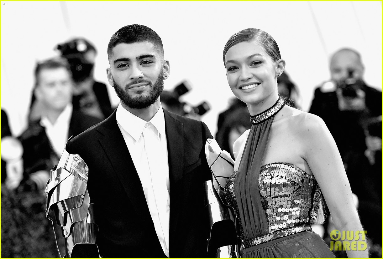 Gigi Hadid Shares a Sweet Tribute to Zayn Malik on Father's Day Photo(01)