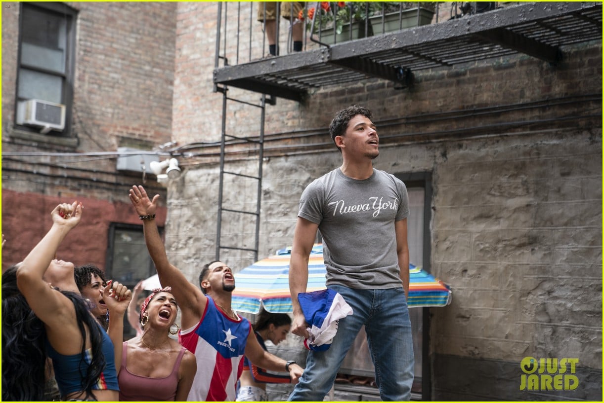 Watch The First 8 Minutes of 'In The Heights' Ahead of The Premiere(00)