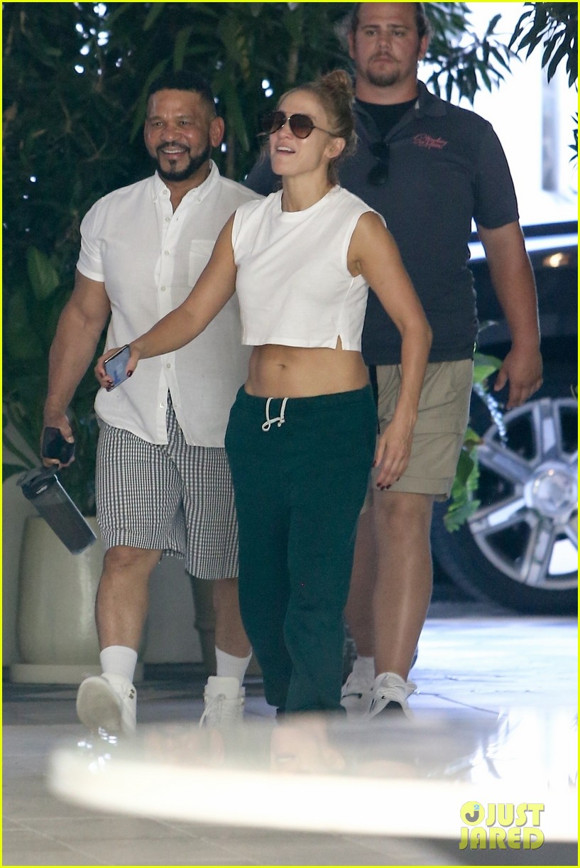 Photo: jennifer lopez abs lunch miami benny medina 15 | Photo 4567096