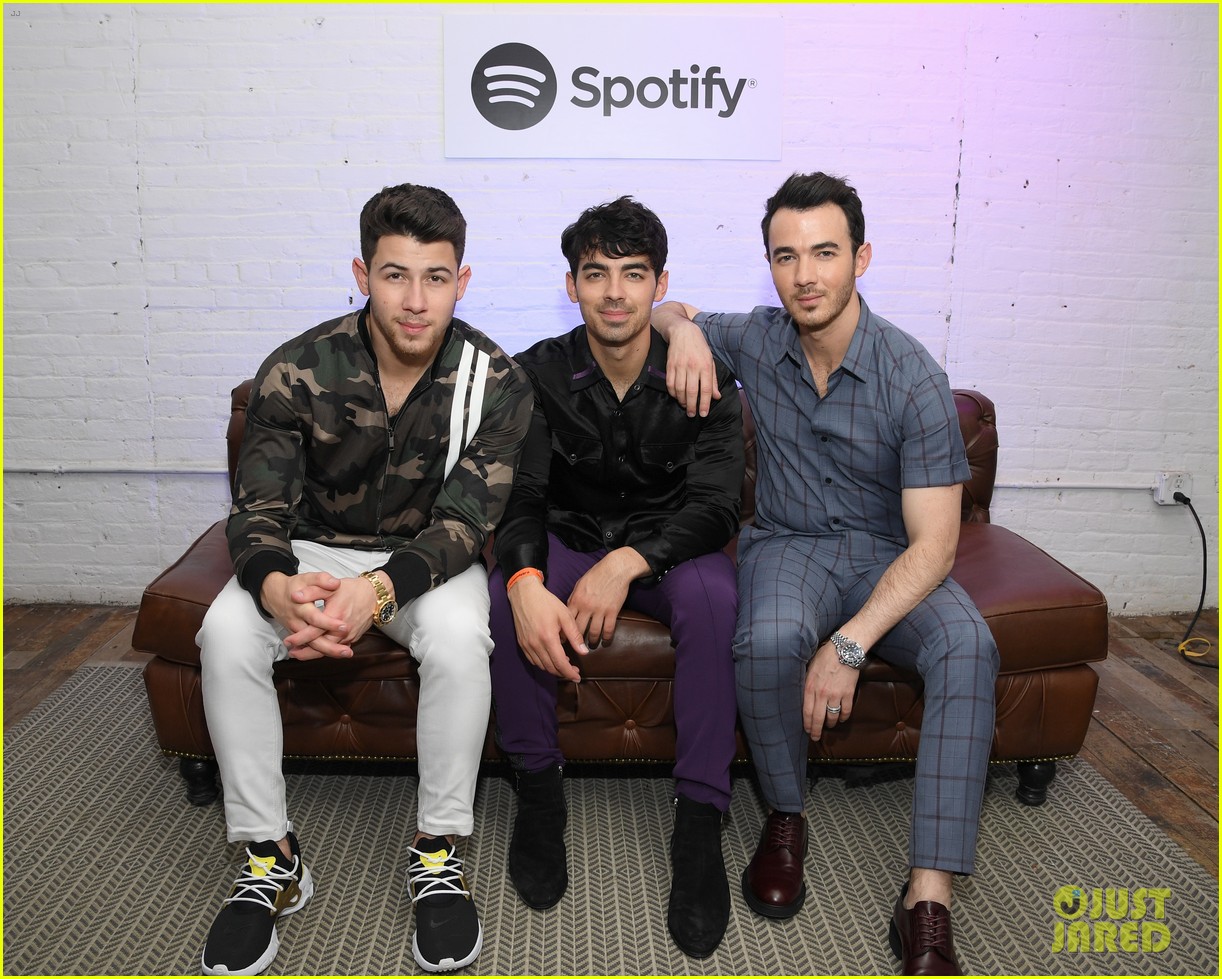 Photo jonas brothers remember this song 04 Photo 4572902 Just Jared Entertainment News
