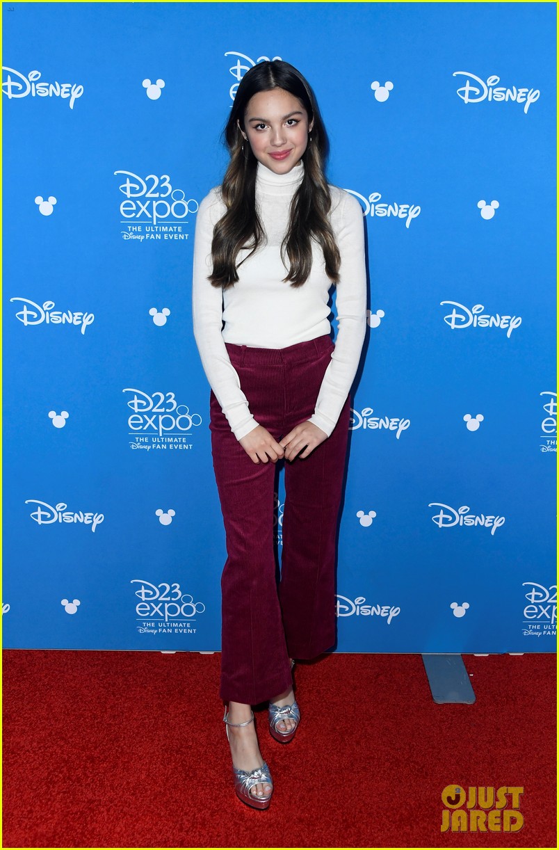 Kelly Clarkson Covers Olivia Rodrigo's 'Drivers License' - Watch