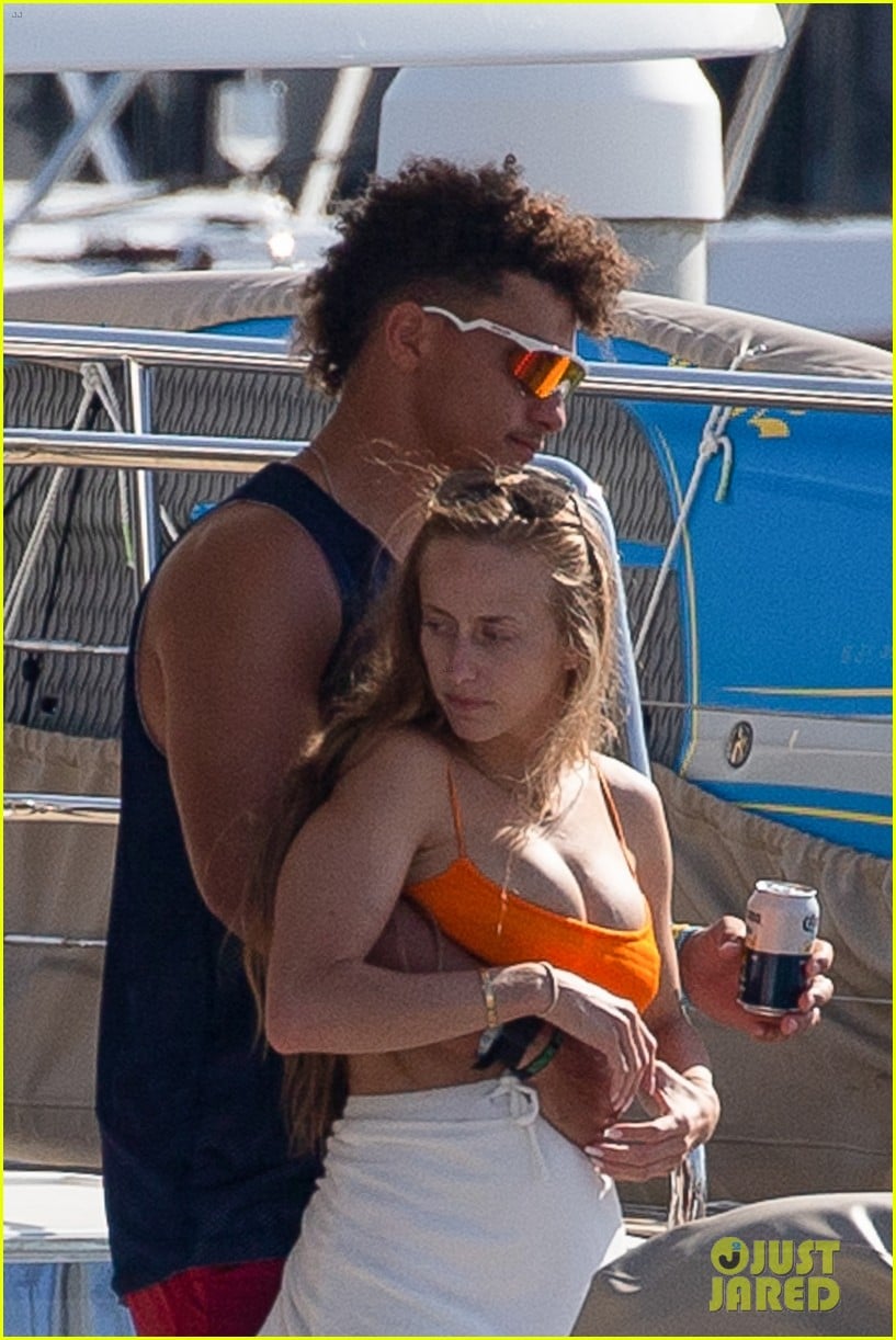 Patrick Mahomes Soaks Up the Sun on Vacation with Fiancee Brittany Matthews  in Cabo!: Photo 4579730 | Bikini, Brittany Matthews, Patrick Mahomes,  Shirtless Photos | Just Jared: Entertainment News